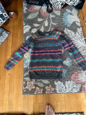 Old Navy sweater size medium